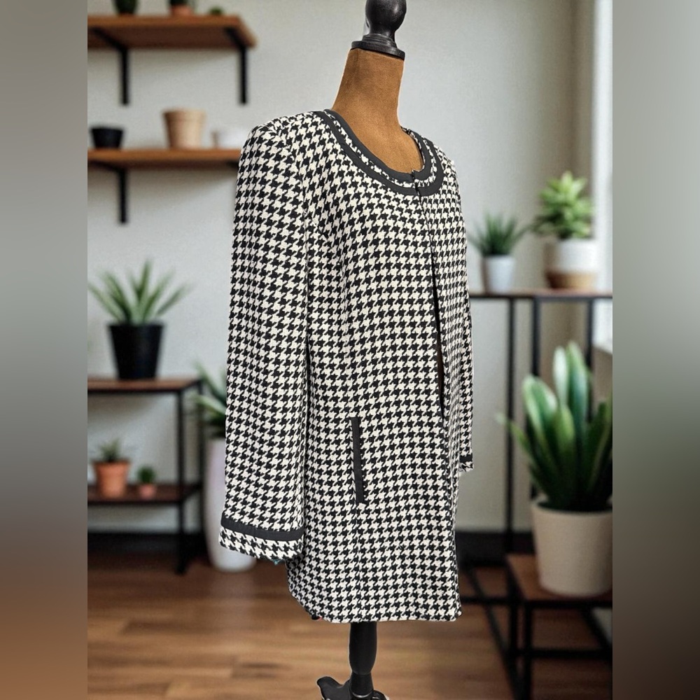 Arch Hill Black and White Houndstooth Coat Size Large EUC